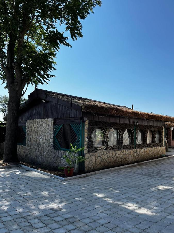 Отель La Conac Nufaru Экстерьер фото
