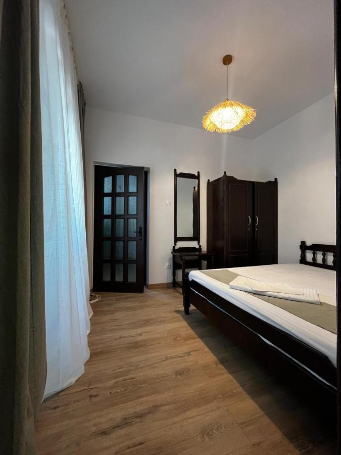 Отель La Conac Nufaru Экстерьер фото